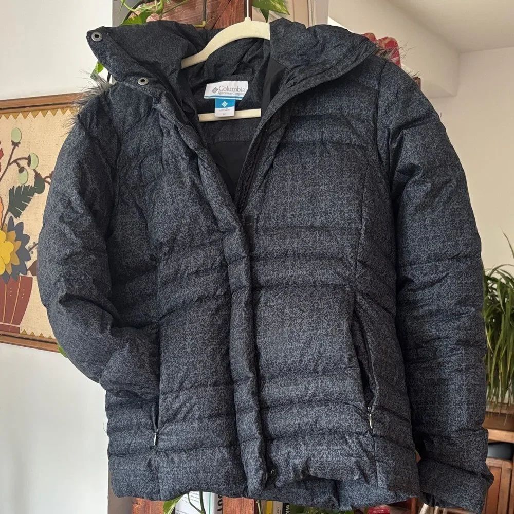 Hardly Worn! Columbia Down Gray Puffer Jacket Detachable Faux Fur Hood Size Med - Picture 2 of 14
